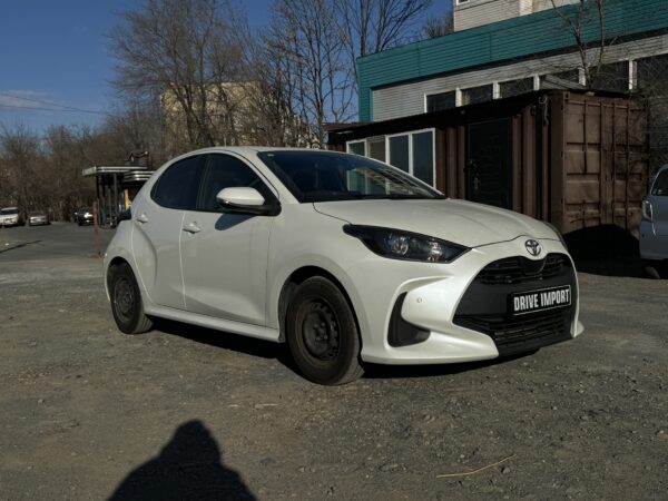 Toyota Yaris X — изображение 2