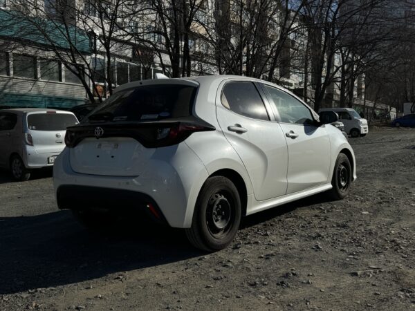 Toyota Yaris X — изображение 4