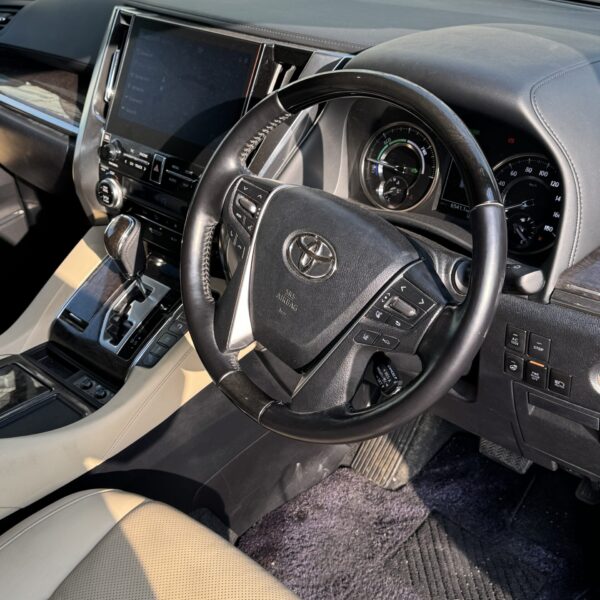 Toyota Alphard Executive Lounge 4WD — изображение 8