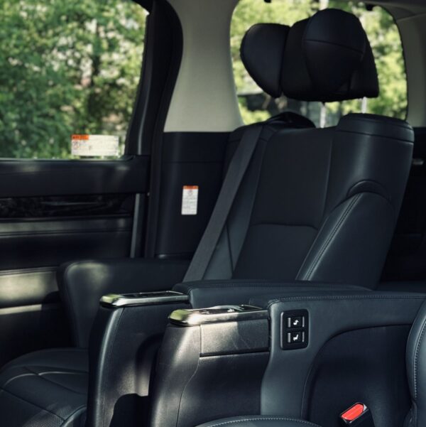 Toyota Alphard G F Package 4WD — изображение 9