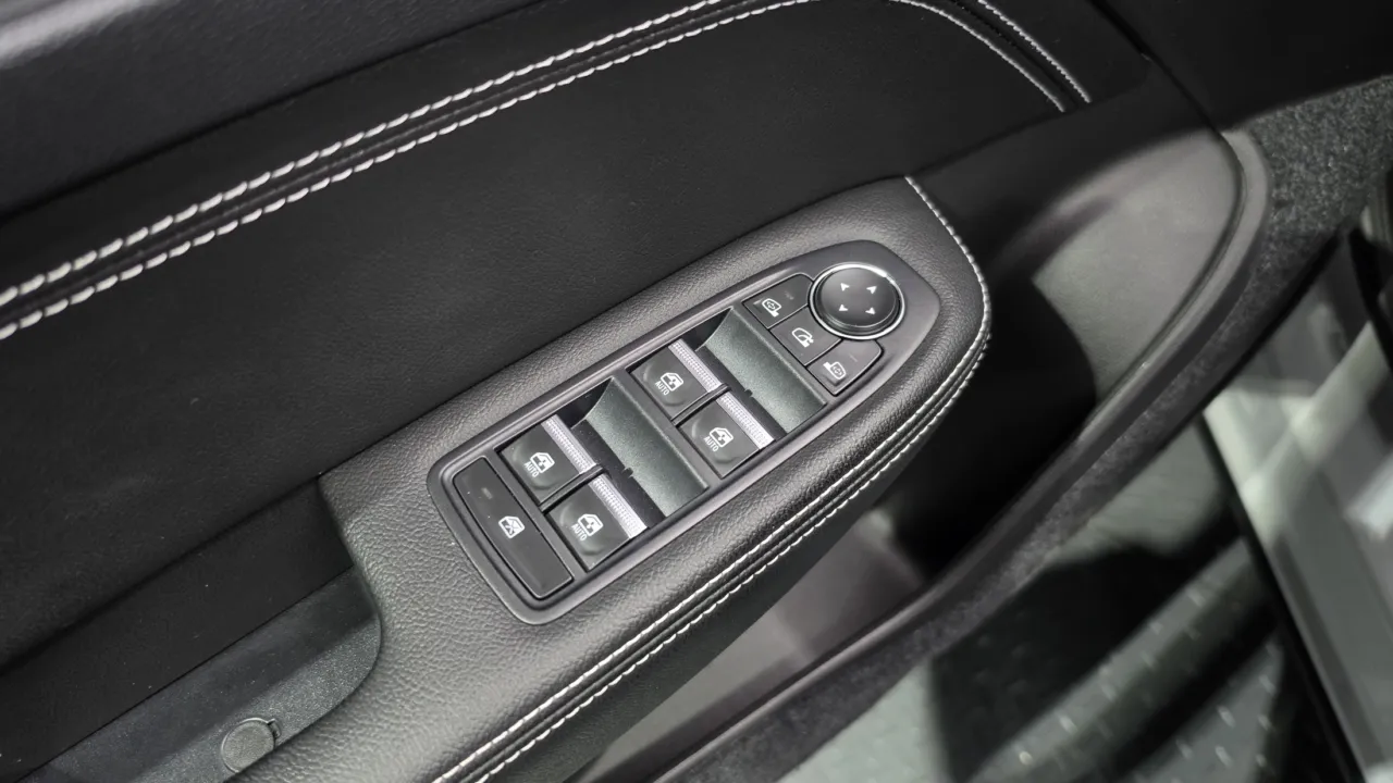 Renault Samsung XM3 2023 — фото 16