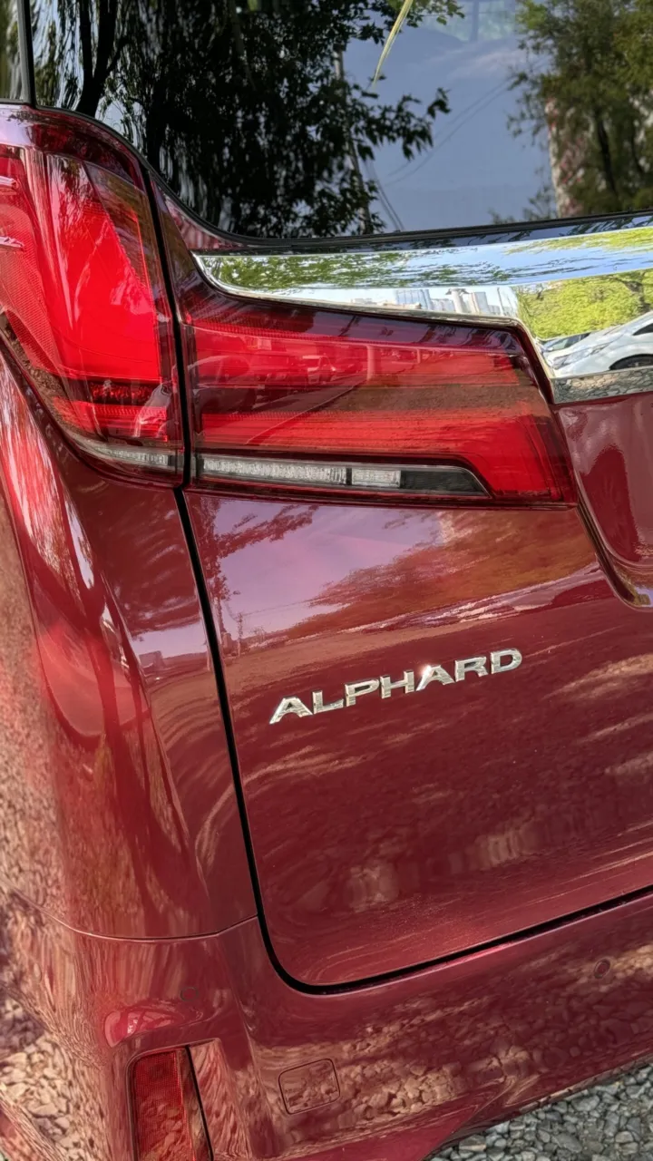Toyota Alphard 2022 — фото 6