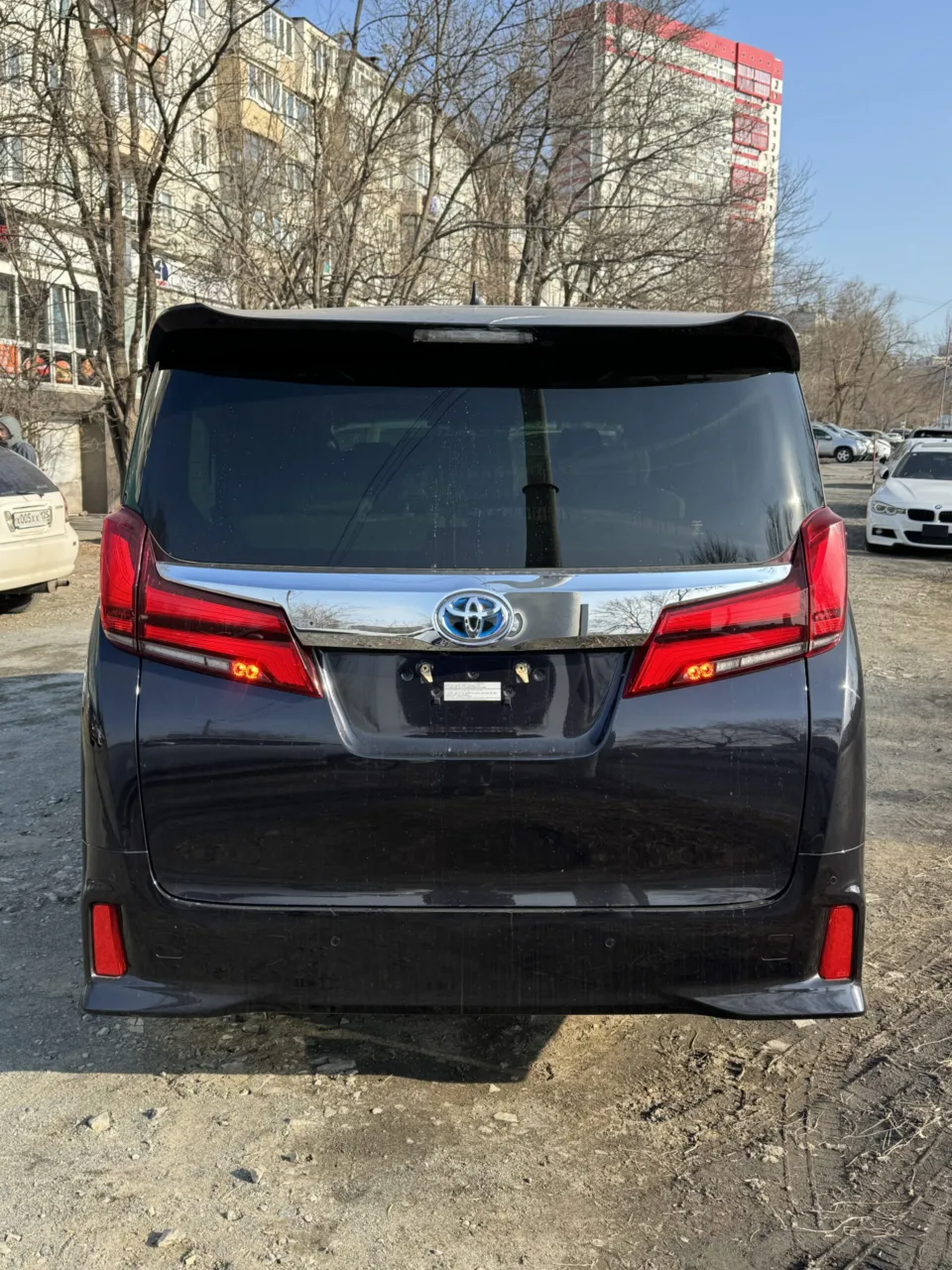 Toyota Alphard 2023 — фото 5